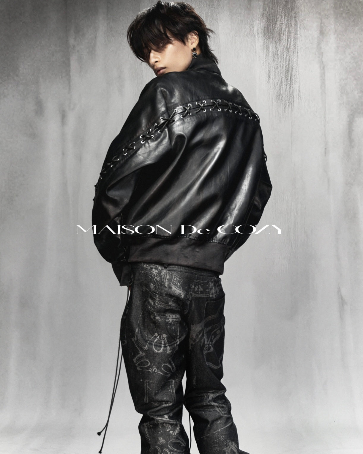 MDC STITCH BLACK BOMBER