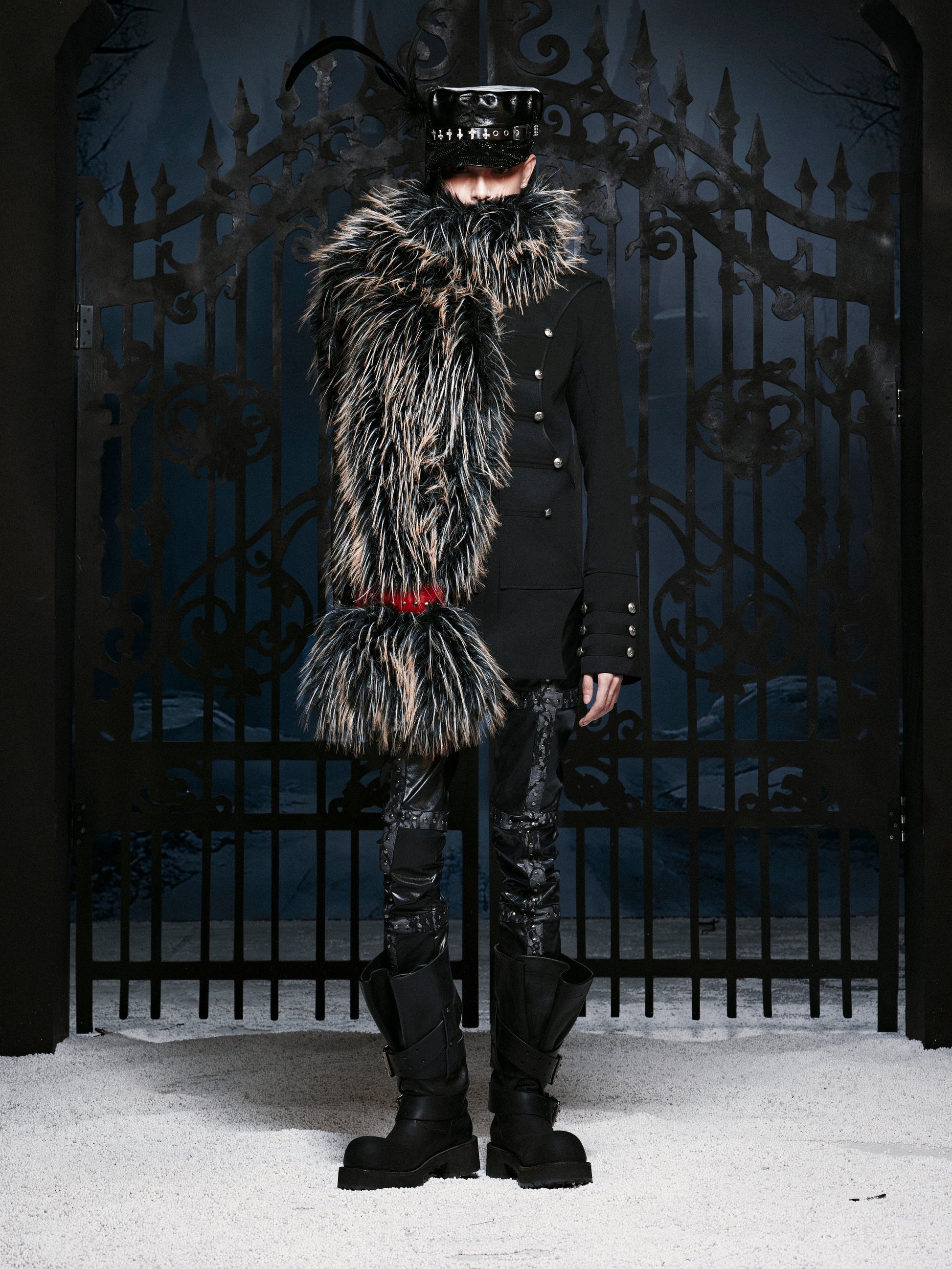 SL OVERSIZED BLACK FUR SCARF