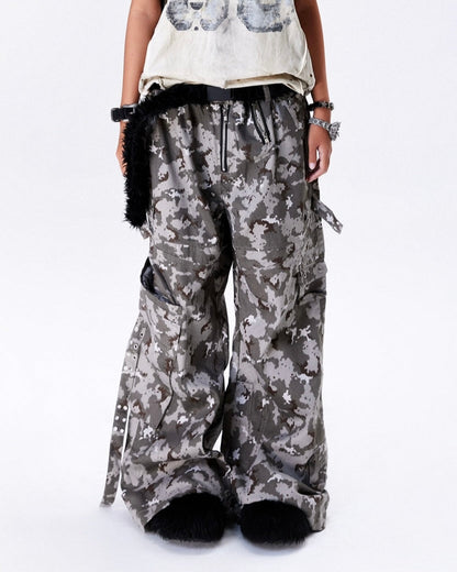 "005 MILLY" CAMO FLAG CARGO PANTS