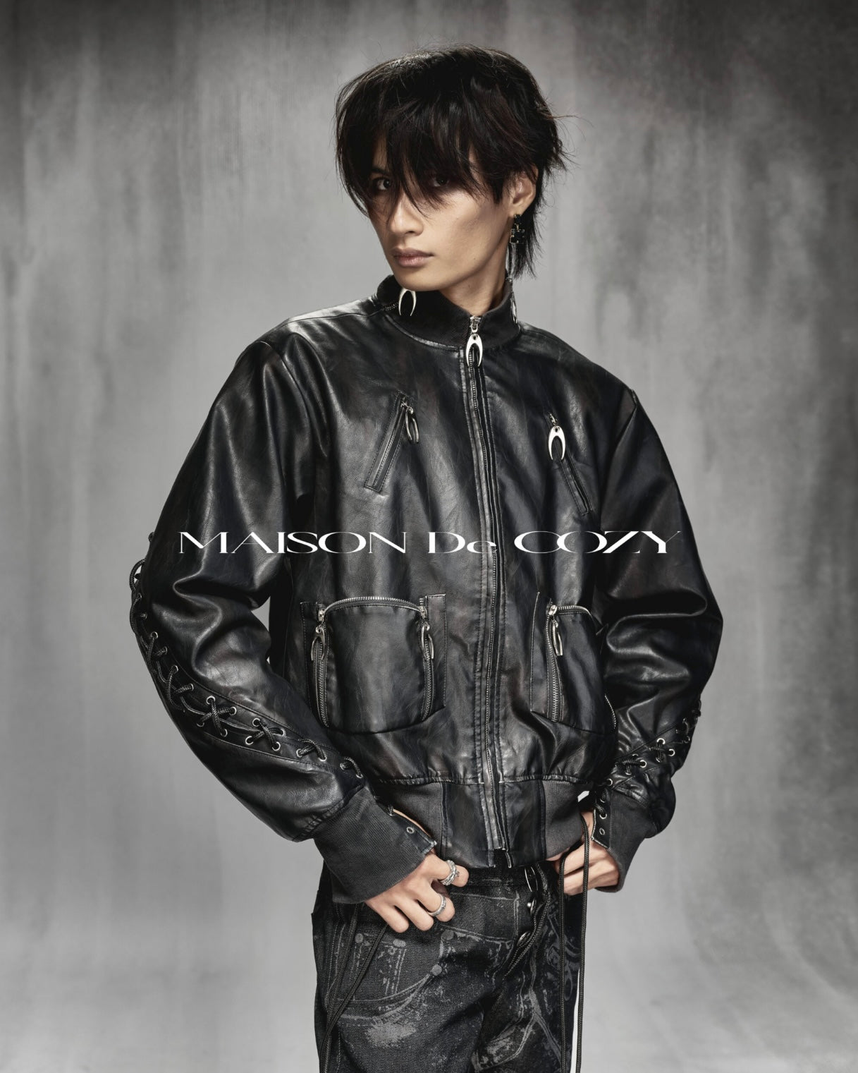 MDC STITCH BLACK BOMBER