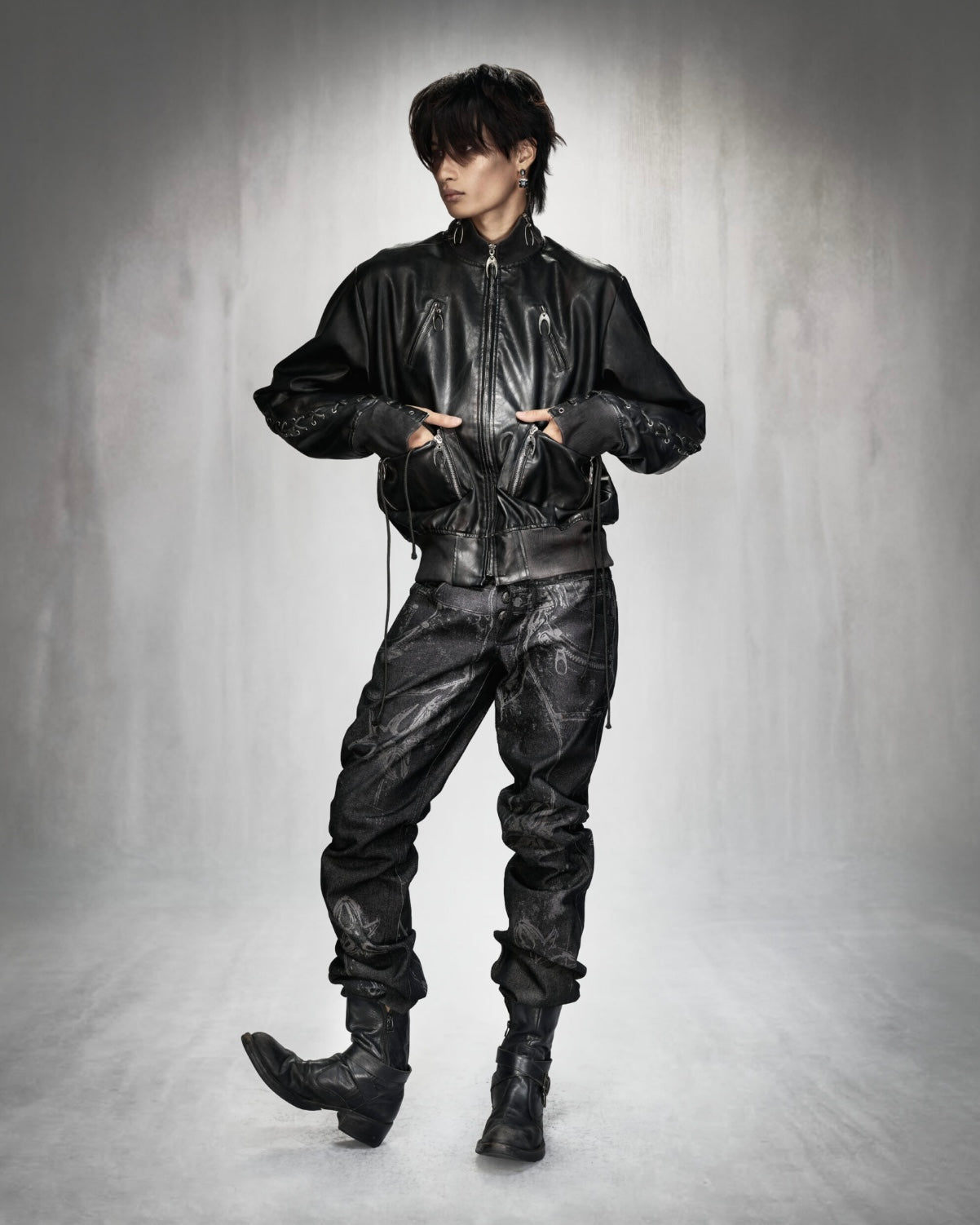 MDC STITCH BLACK BOMBER